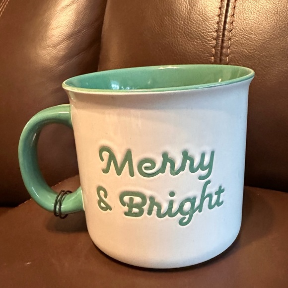 Peanuts Snoopy Merry & Bright Christmas Ceramic Mug NEW! - Picture 2 of 3